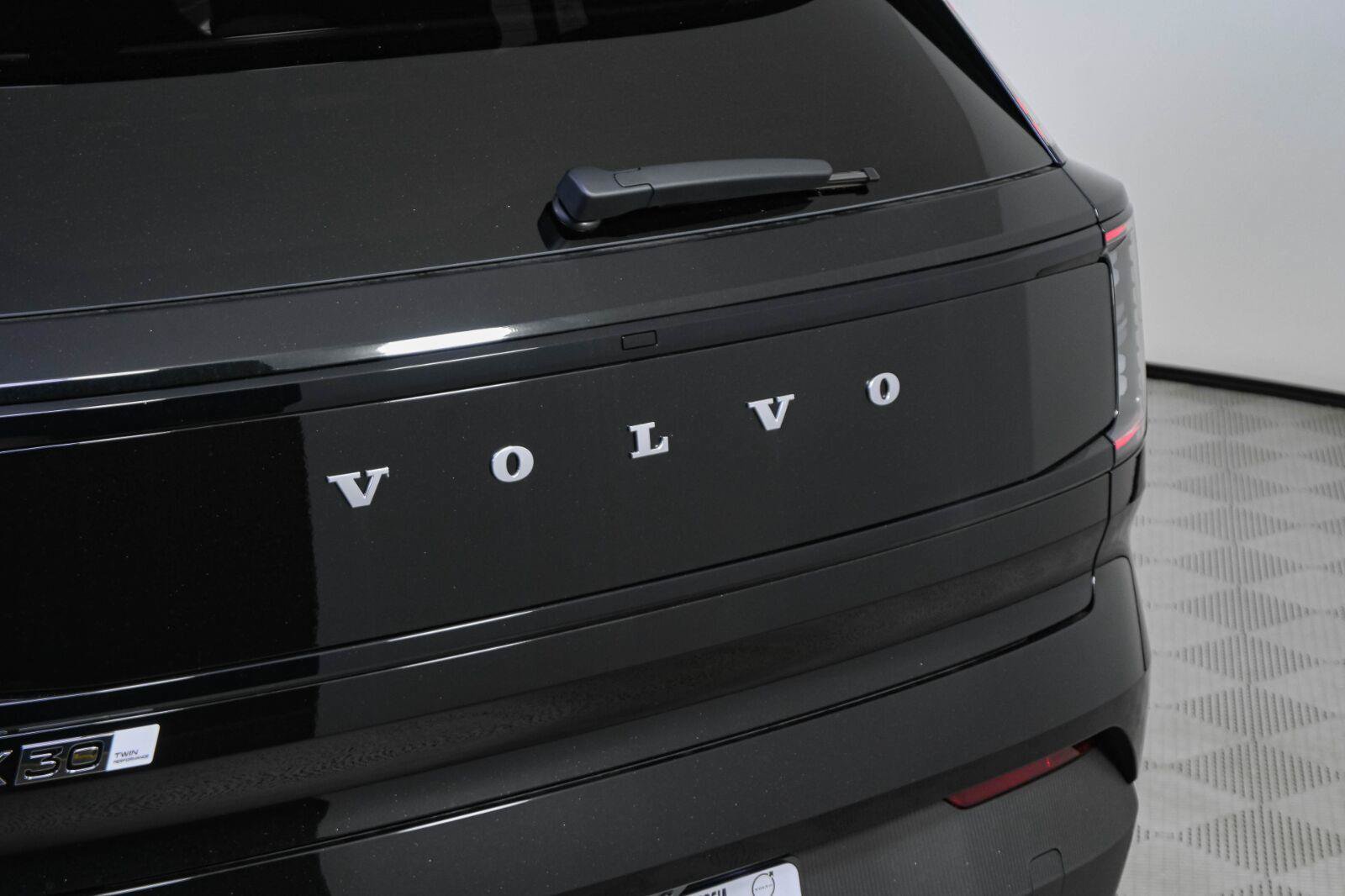 New 2026 Volvo EX30 Plus w/ Protection Package Premier AWD/4WD image 35