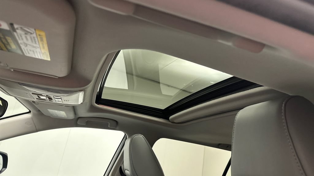 Certified 2021 Toyota RAV4 XLE Premium AWD/4WD image 18