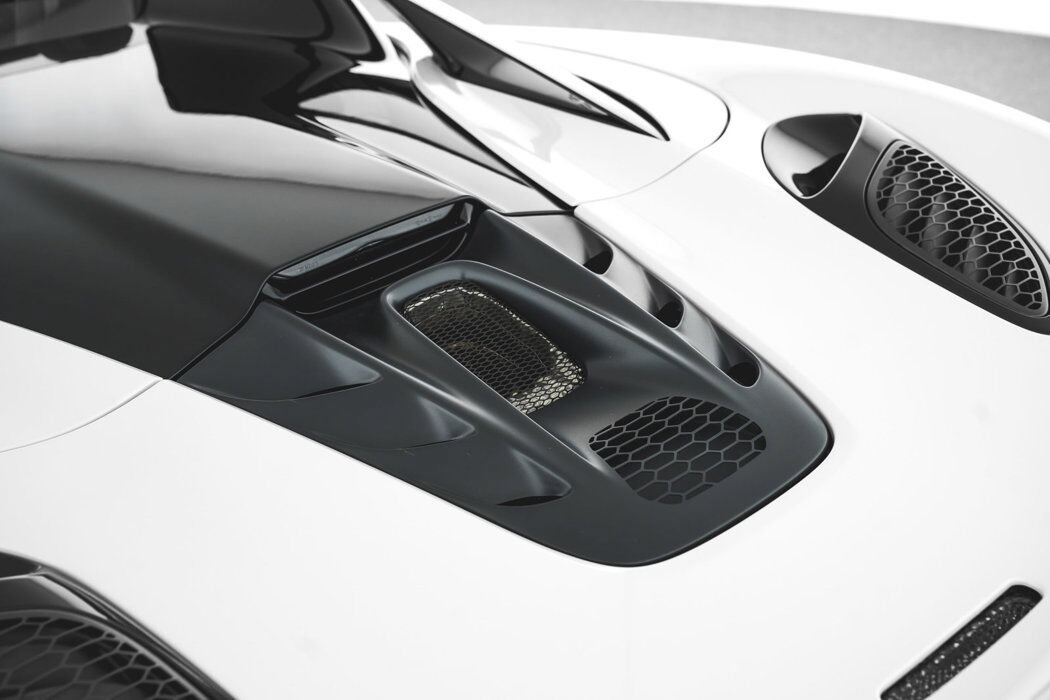 Used 2025 McLaren Artura Spider RWD image 19