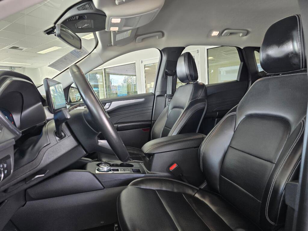 Used 2024 Ford Escape Platinum AWD/4WD image 23