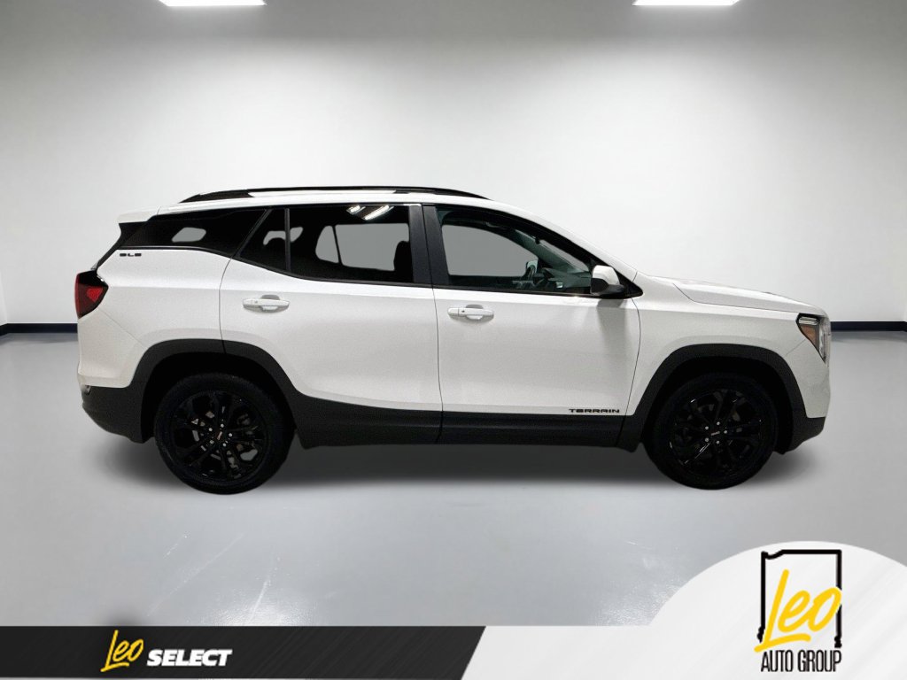 Used 2022 GMC Terrain SLE w/ GMC Pro Grade Package AWD/4WD image 6