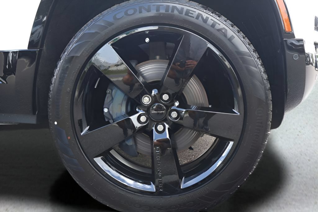 New 2026 Land Rover Defender 110 X-Dynamic SE AWD/4WD image 29