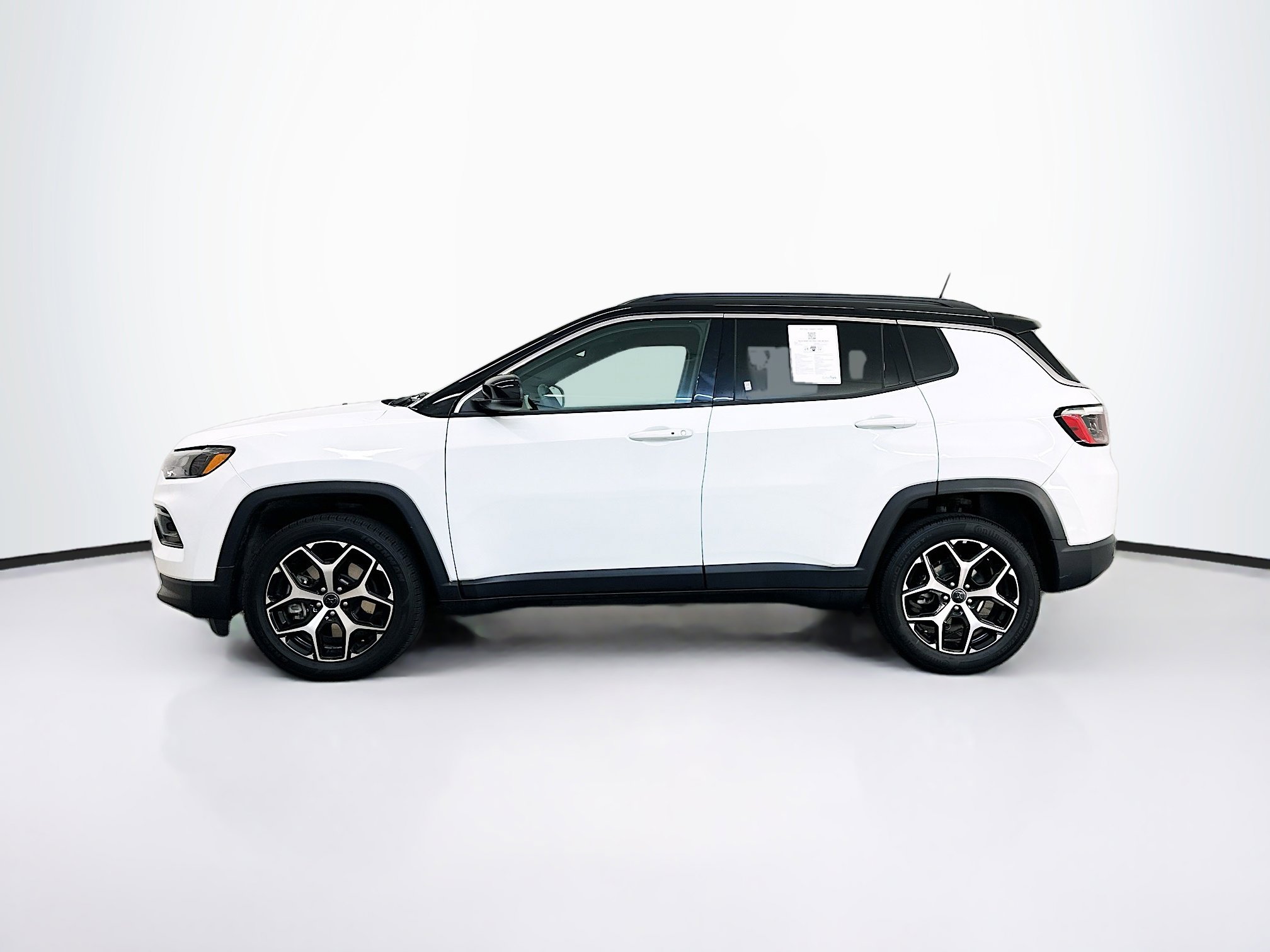 Used 2025 Jeep Compass Limited image 4