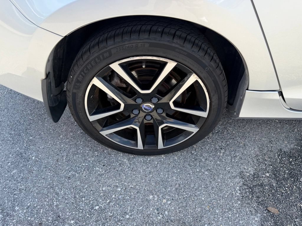 Used 2017 Volvo V60 T5 Premier w/ Convenience Package FWD image 5