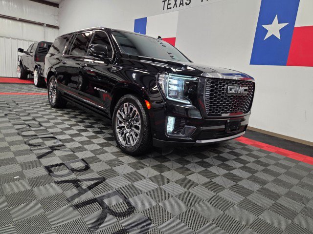 Used 2023 GMC Yukon XL Denali Ultimate AWD/4WD image 23