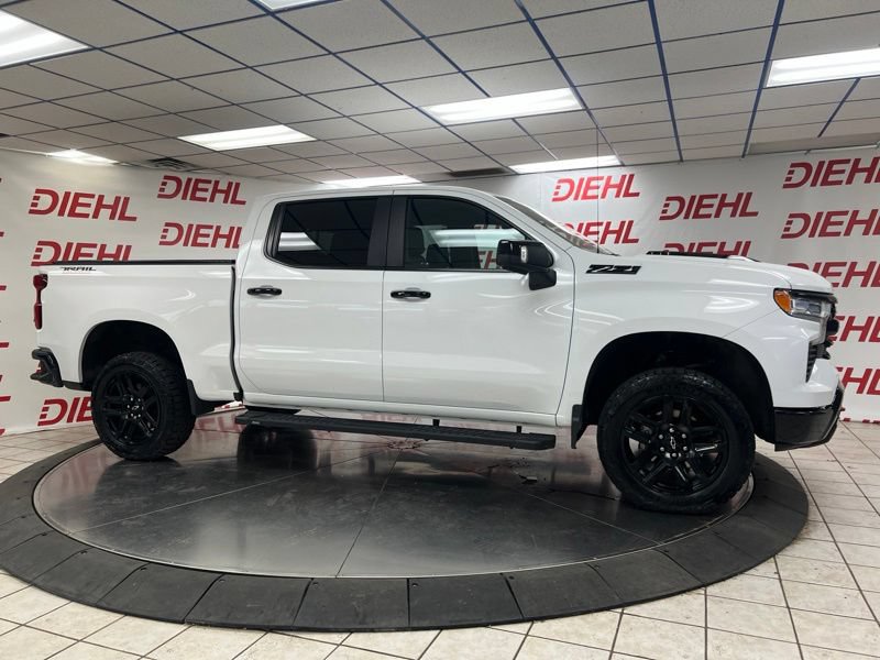 Used 2024 Chevrolet Silverado 1500 LT Trail Boss w/ LT Trail Boss Premium Package AWD/4WD image 4