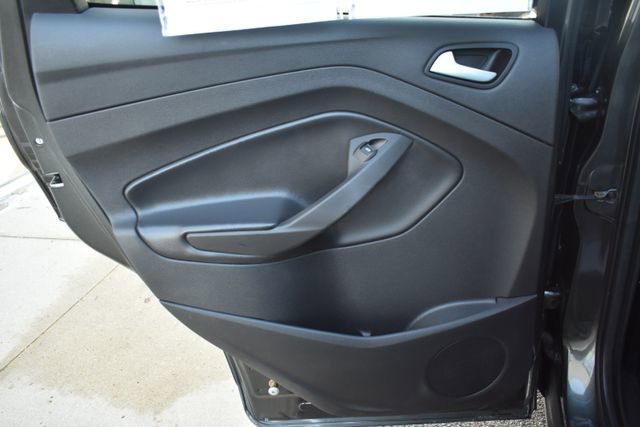 Used 2017 Ford Escape SE w/ SE Sport Appearance Package image 29