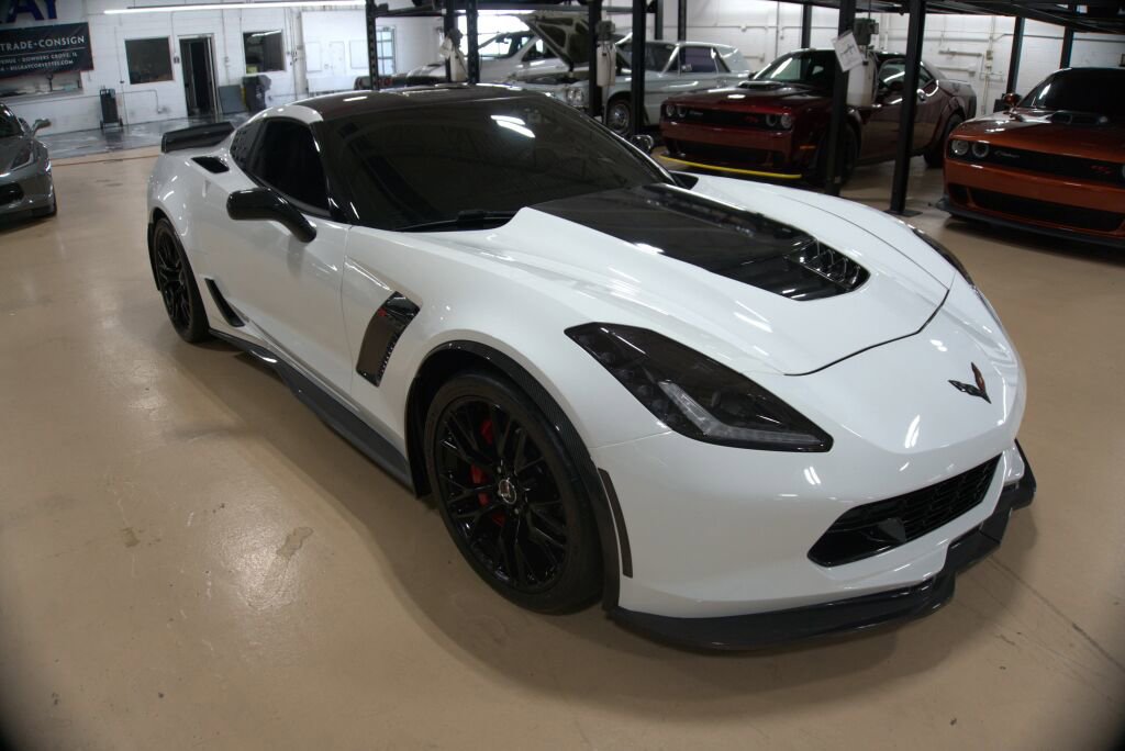 Used 2015 Chevrolet Corvette Z06 w/ 3LZ Preferred Equipment Group image 7