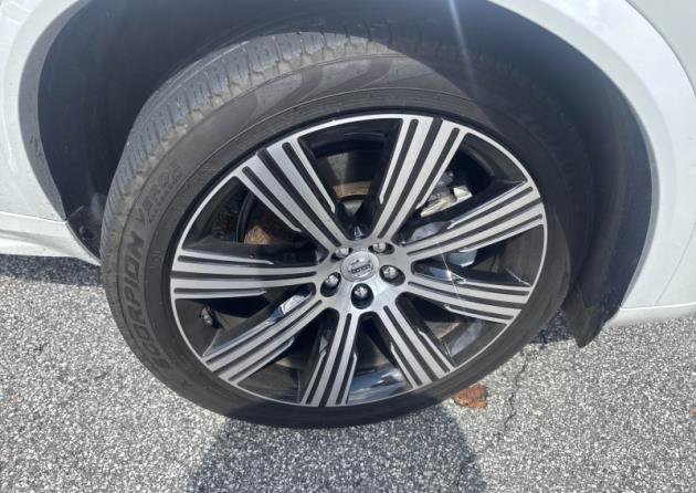 Used 2024 Volvo XC90 T8 Core w/ Protection Package Premier AWD/4WD image 9