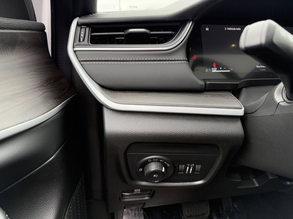 New 2025 Jeep Grand Cherokee L Limited image 22