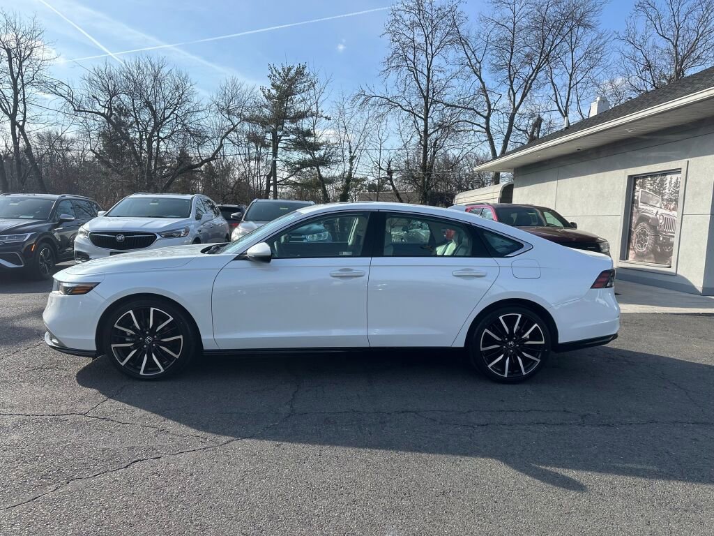Used 2024 Honda Accord Touring image 3