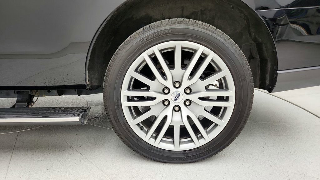 Used 2023 Ford Expedition Limited image 9