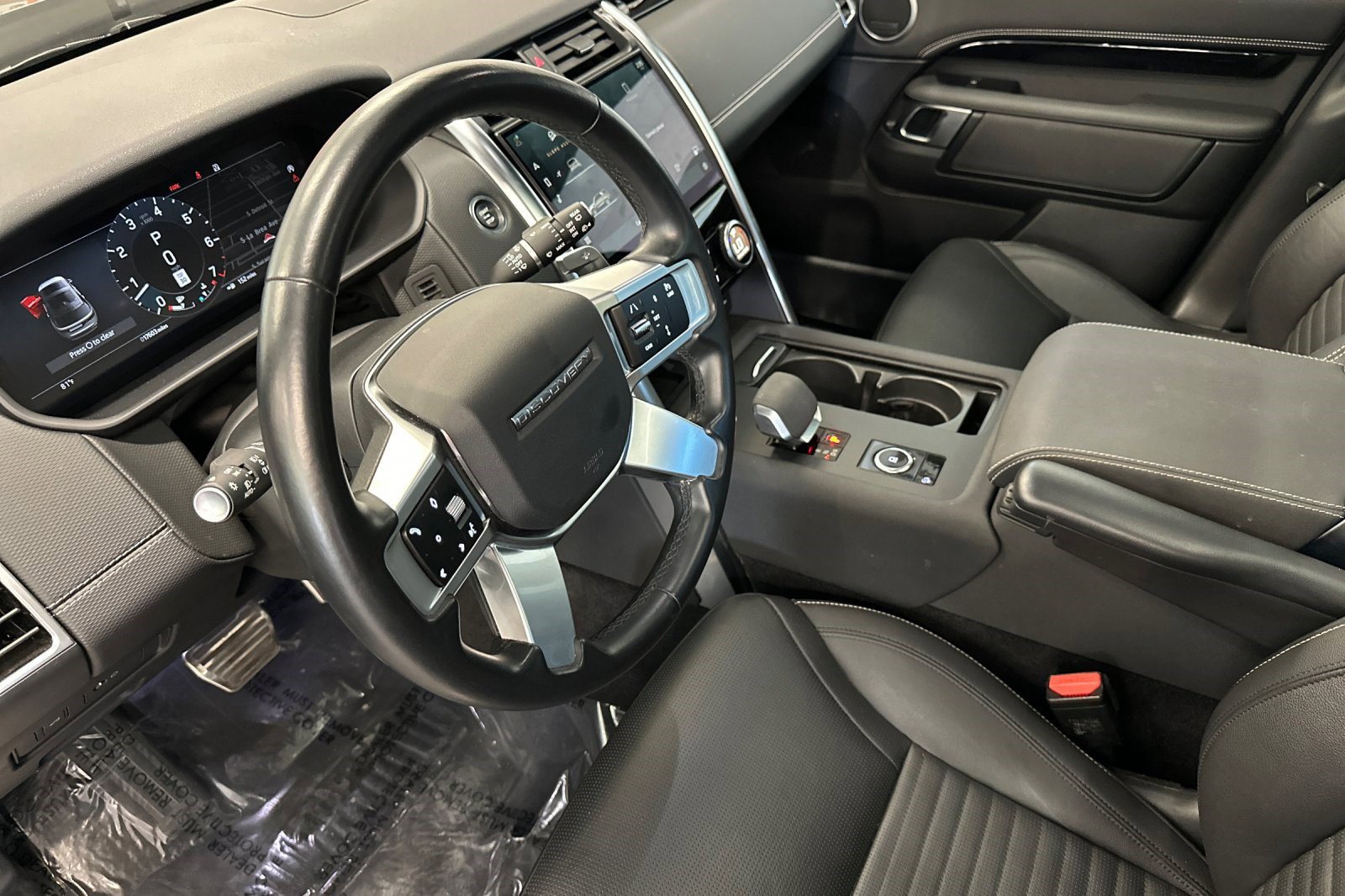 Used 2023 Land Rover Discovery S R-Dynamic image 5