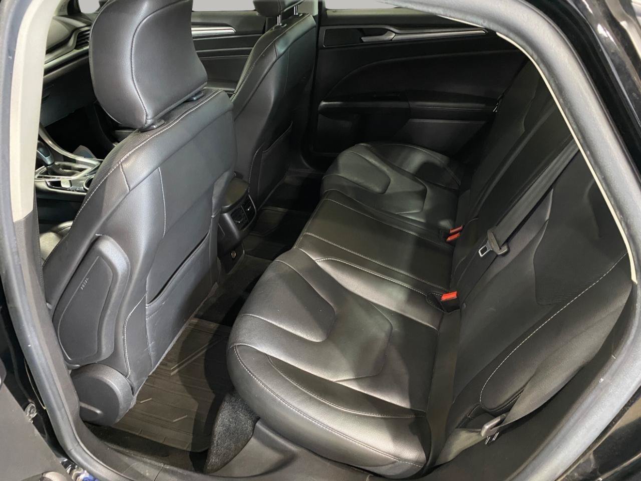 Used 2016 Ford Fusion Titanium FWD image 17