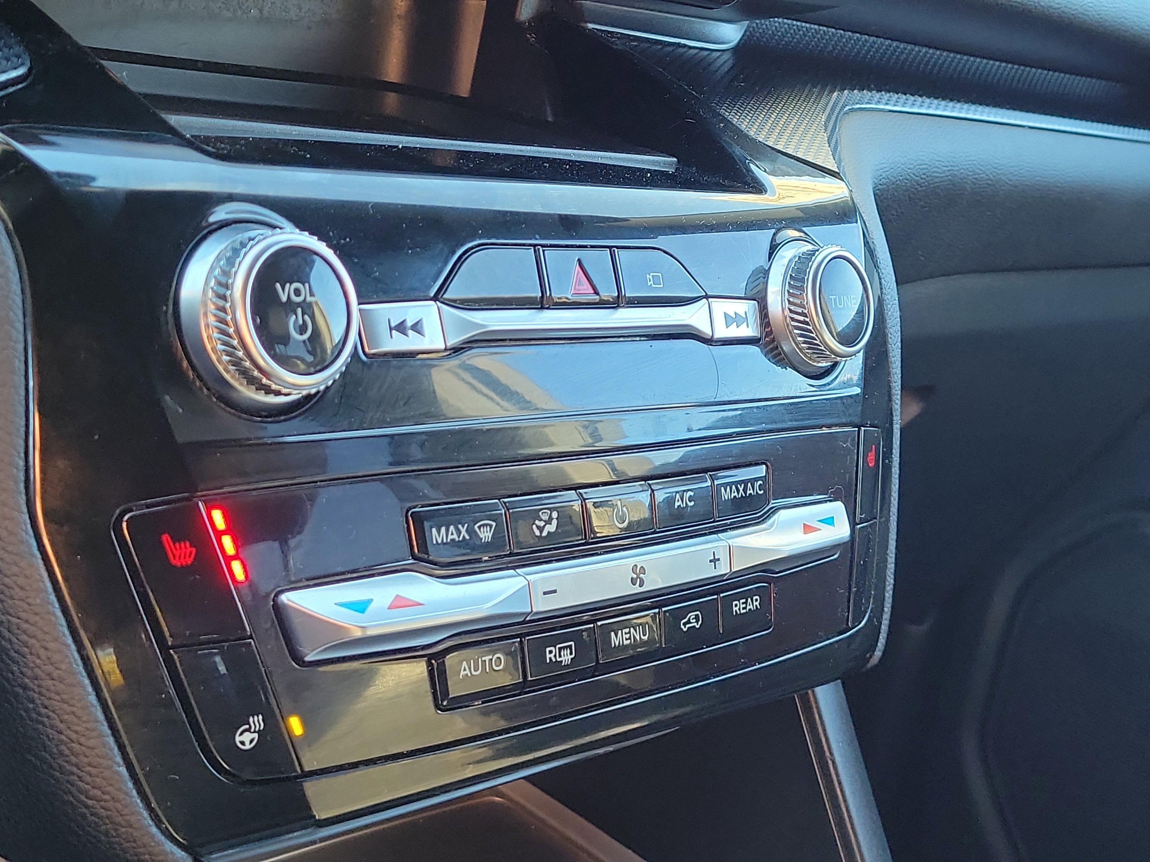 Used 2022 Ford Explorer ST-Line image 25