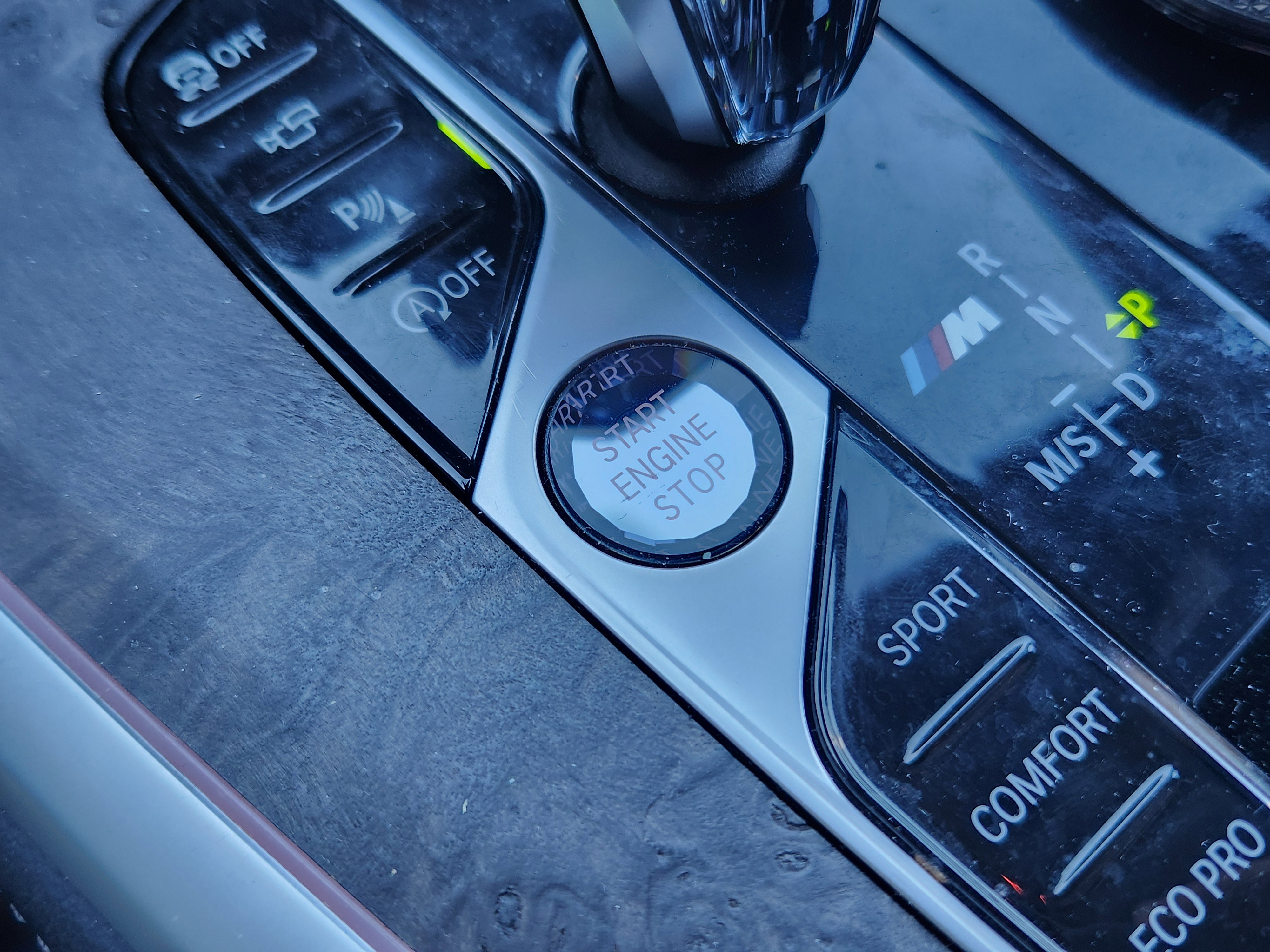 Used 2021 BMW X7 M50i w/ Executive Package image 31