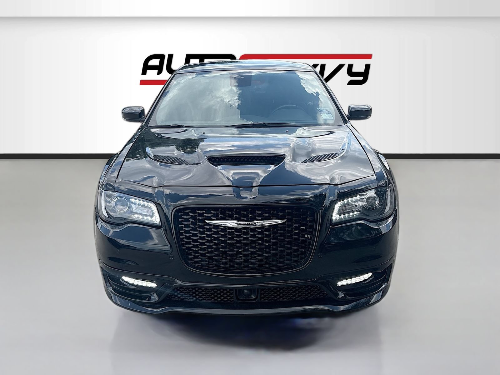 Used 2023 Chrysler 300 S w/ Comfort Group RWD image 2