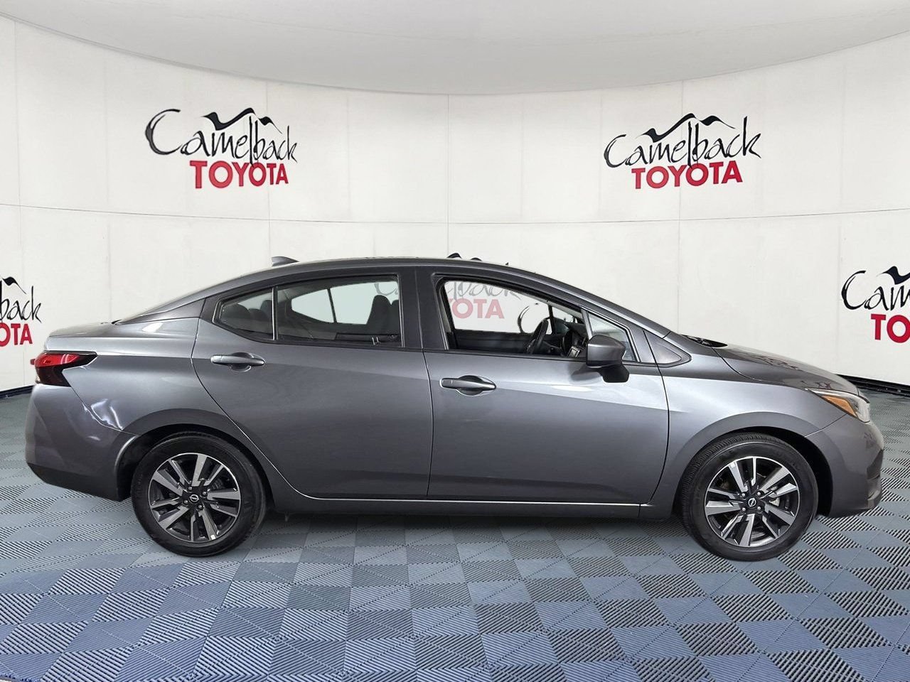 Used 2025 Nissan Versa SV FWD image 9