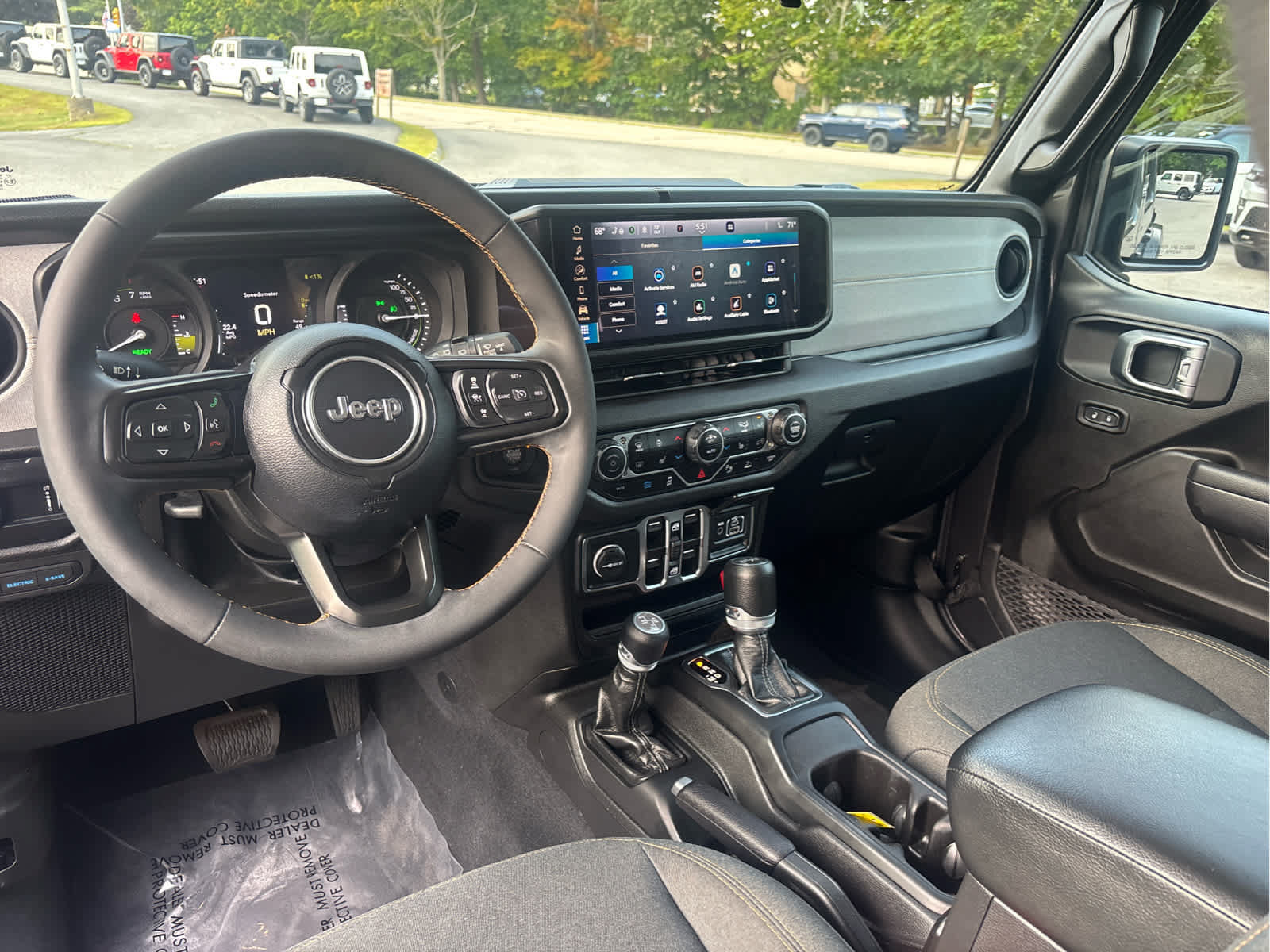 Used 2024 Jeep Wrangler Unlimited w/ Convenience Group AWD/4WD image 14