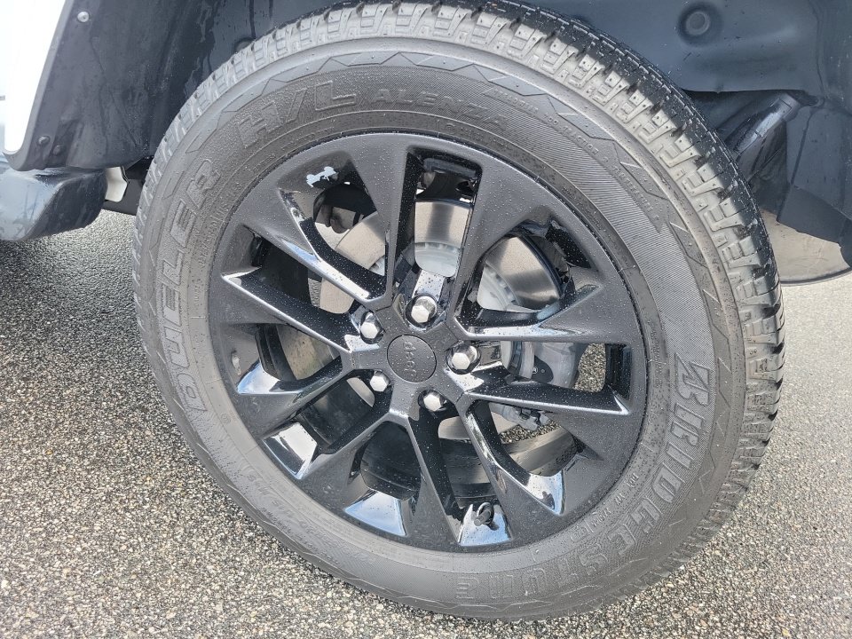 Used 2021 Jeep Wrangler Unlimited Sahara AWD/4WD image 26