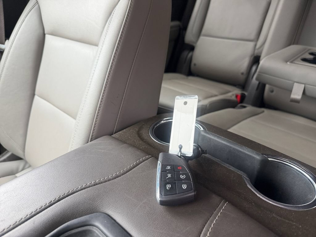 Used 2024 Chevrolet Tahoe LT w/ Luxury Package RWD image 25