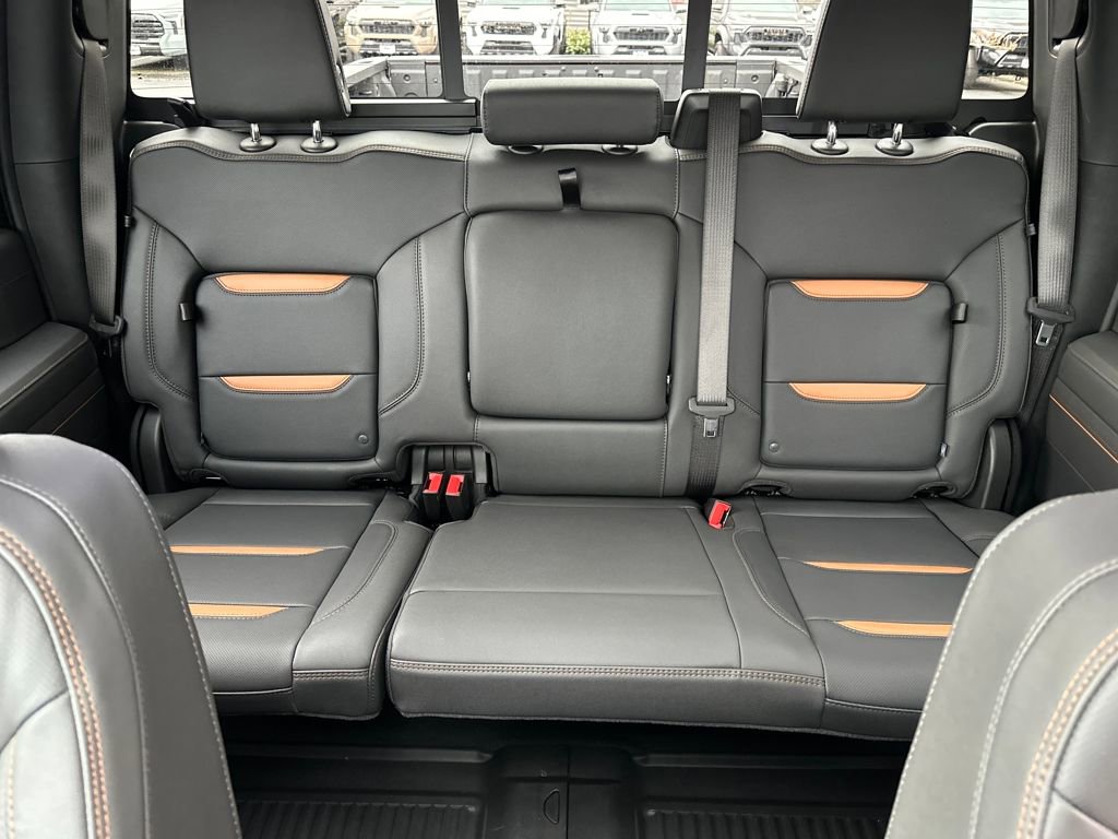 Used 2025 GMC Sierra 3500 AT4 w/ AT4 Premium Plus Package image 25