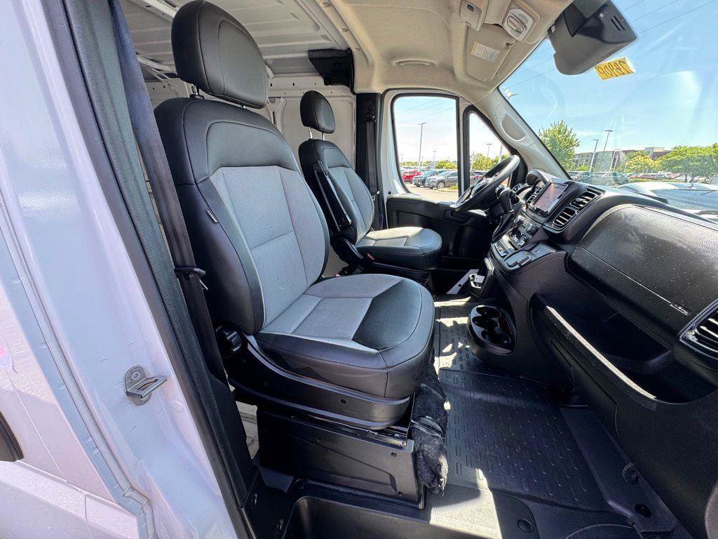 Used 2025 RAM ProMaster 2500 w/ Convenience Group FWD image 16