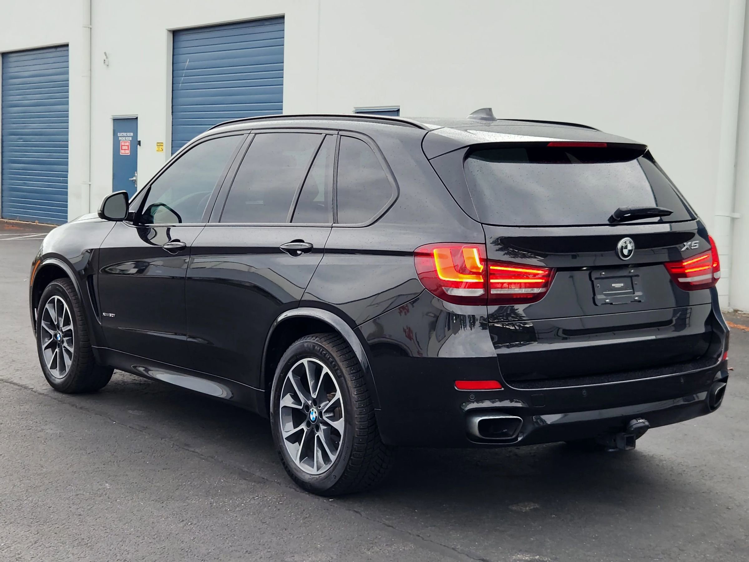 Used 2016 BMW X5 xDrive50i w/ M Sport AWD/4WD image 3