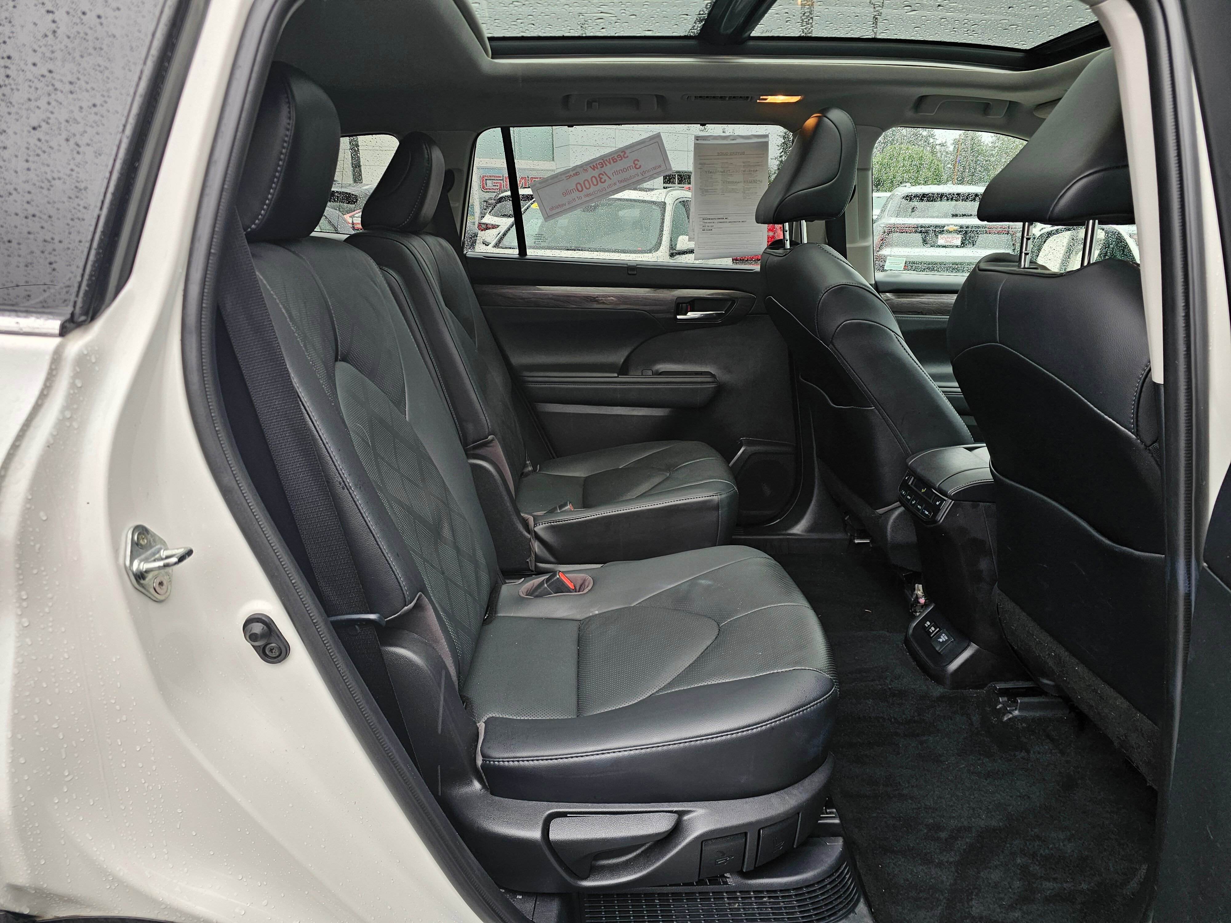 Used 2021 Toyota Highlander Platinum AWD/4WD image 12
