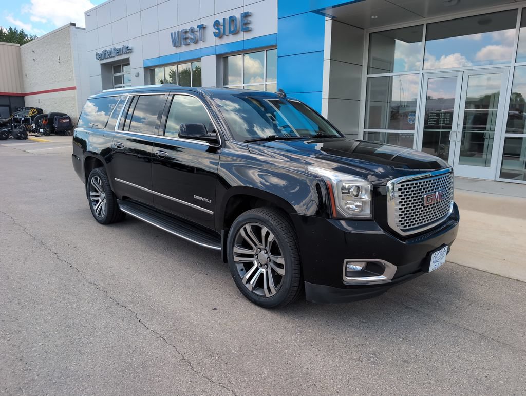 Used 2017 GMC Yukon XL Denali w/ Open Road Package AWD/4WD image 2