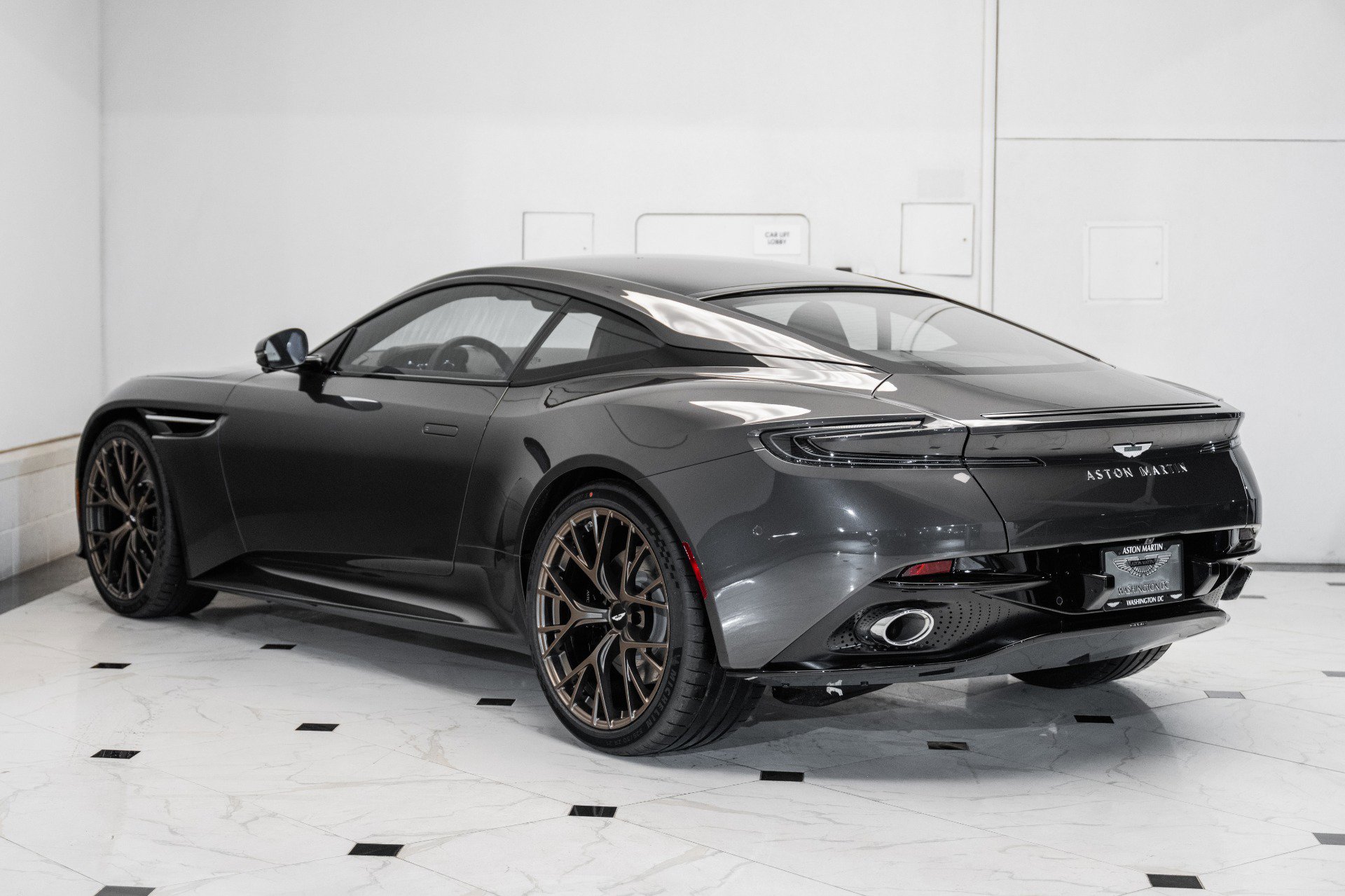 Used 2025 Aston Martin DB12 Coupe image 2