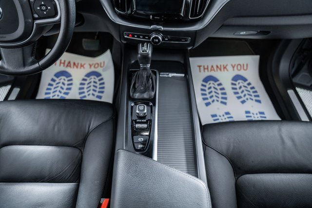 Used 2020 Volvo XC60 T6 Momentum image 26