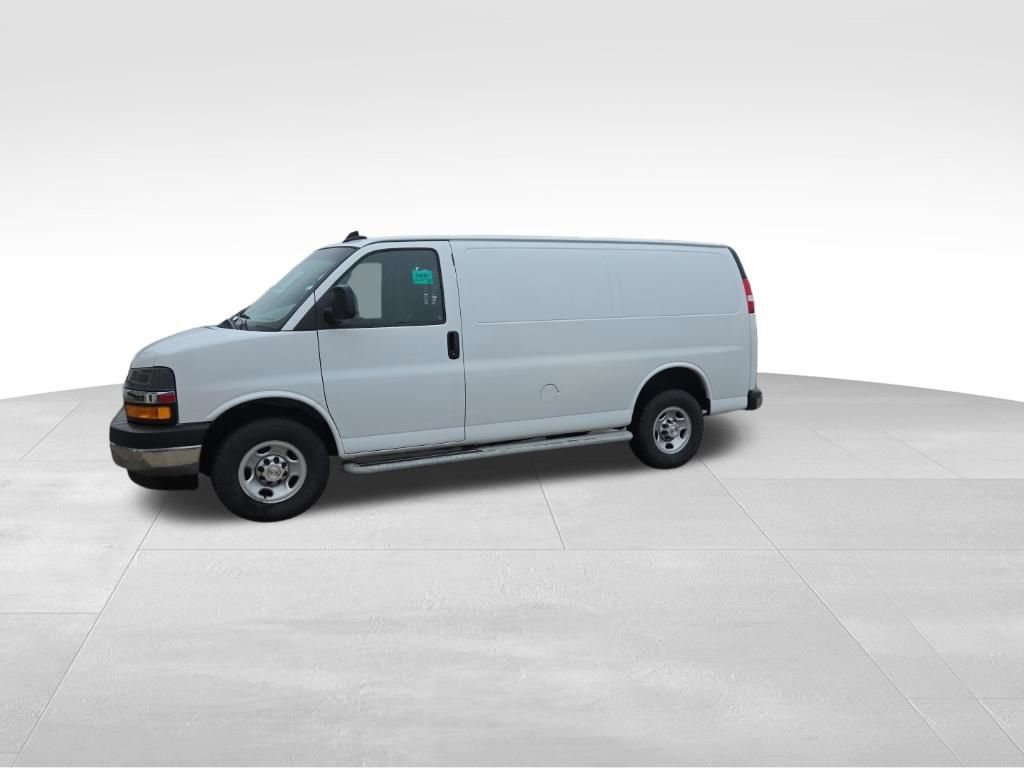 Used 2024 Chevrolet Express 2500 w/ Driver Convenience Package RWD image 7