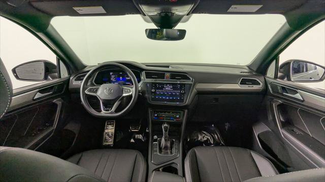 Used 2023 Volkswagen Tiguan SE R-Line FWD image 29
