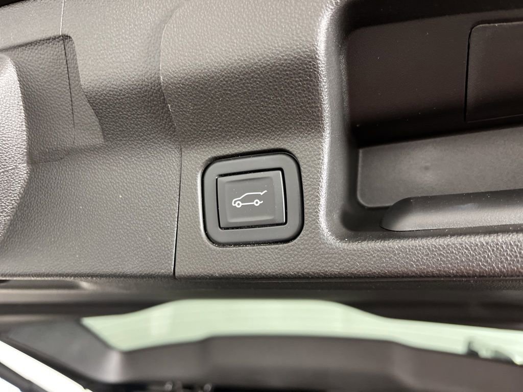 Used 2022 GMC Acadia AT4 w/ Technology Package image 12