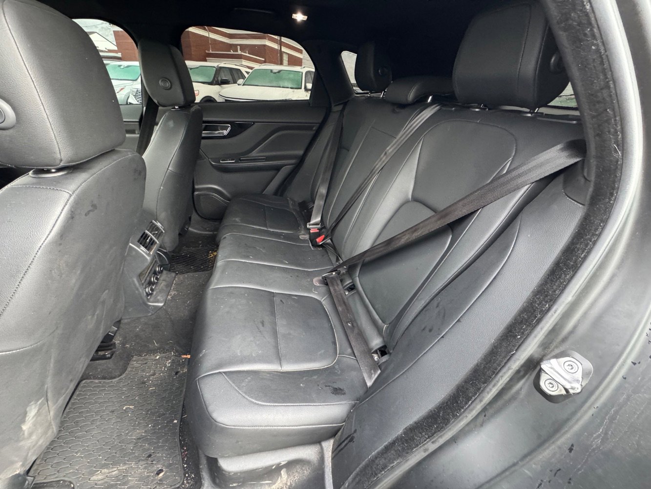 Used 2018 Jaguar F-PACE Premium image 19