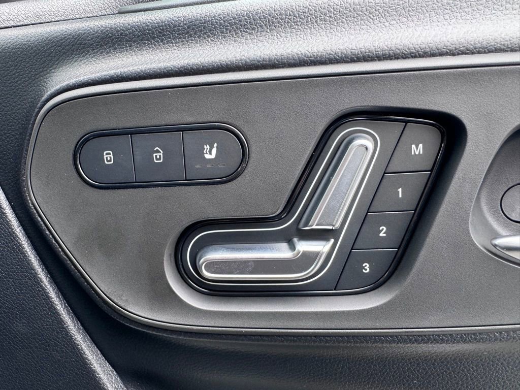 Used 2024 Mercedes-Benz eSprinter 170 Cargo image 19