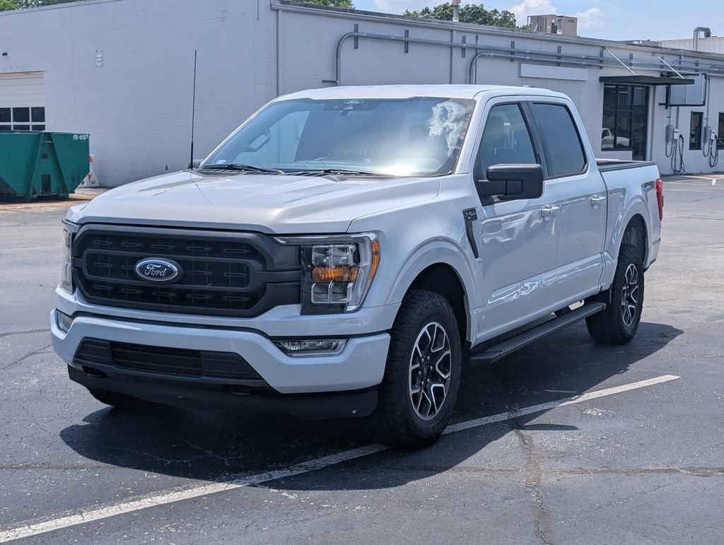 Used 2021 Ford F150 XLT w/ Equipment Group 302A High AWD/4WD image 3
