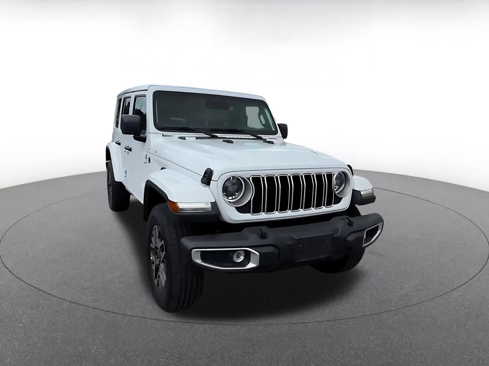 Used 2025 Jeep Wrangler Unlimited Sahara AWD/4WD image 3