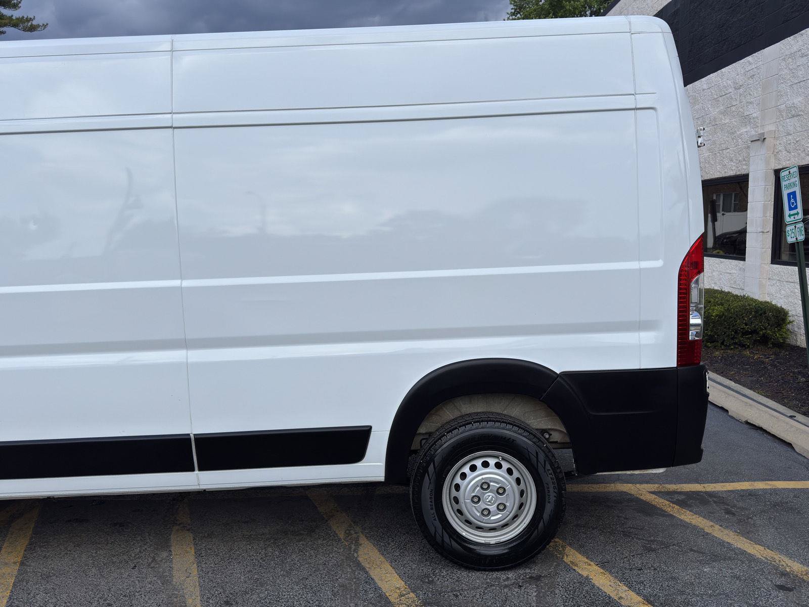 Used 2025 RAM ProMaster 2500 w/ Convenience Group FWD image 7