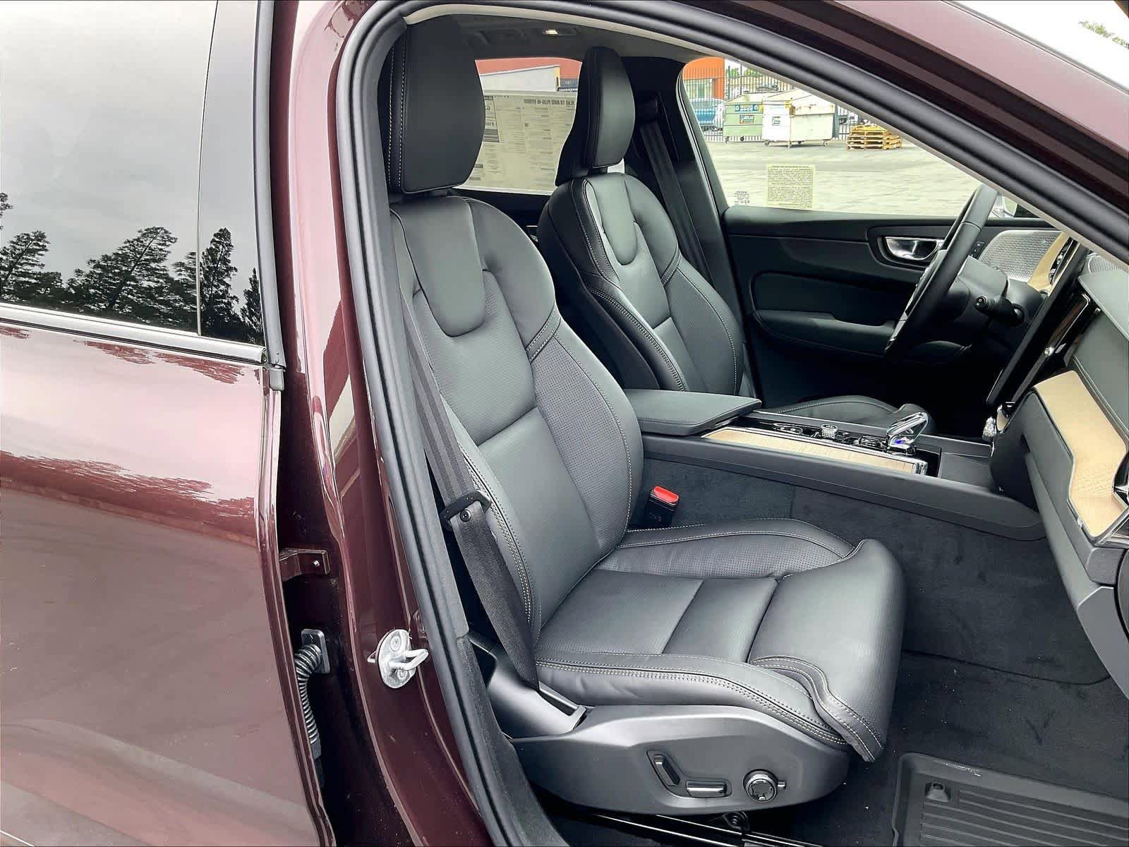 New 2026 Volvo XC60 T8 Ultra w/ Climate Package AWD/4WD image 31