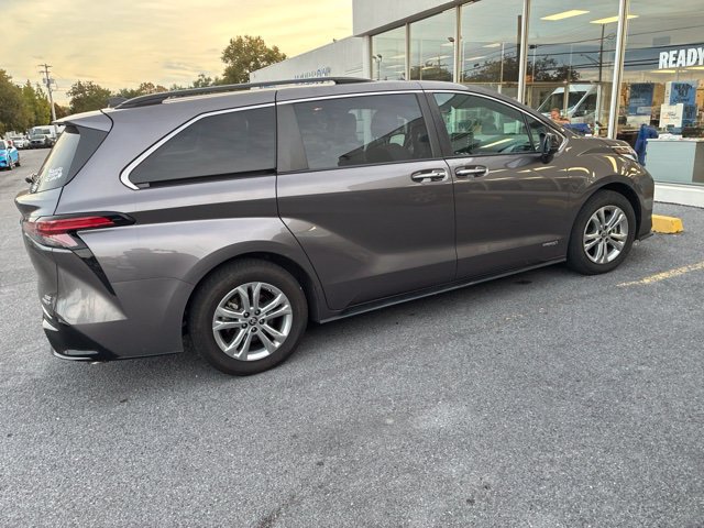 Used 2021 Toyota Sienna XSE AWD/4WD image 15
