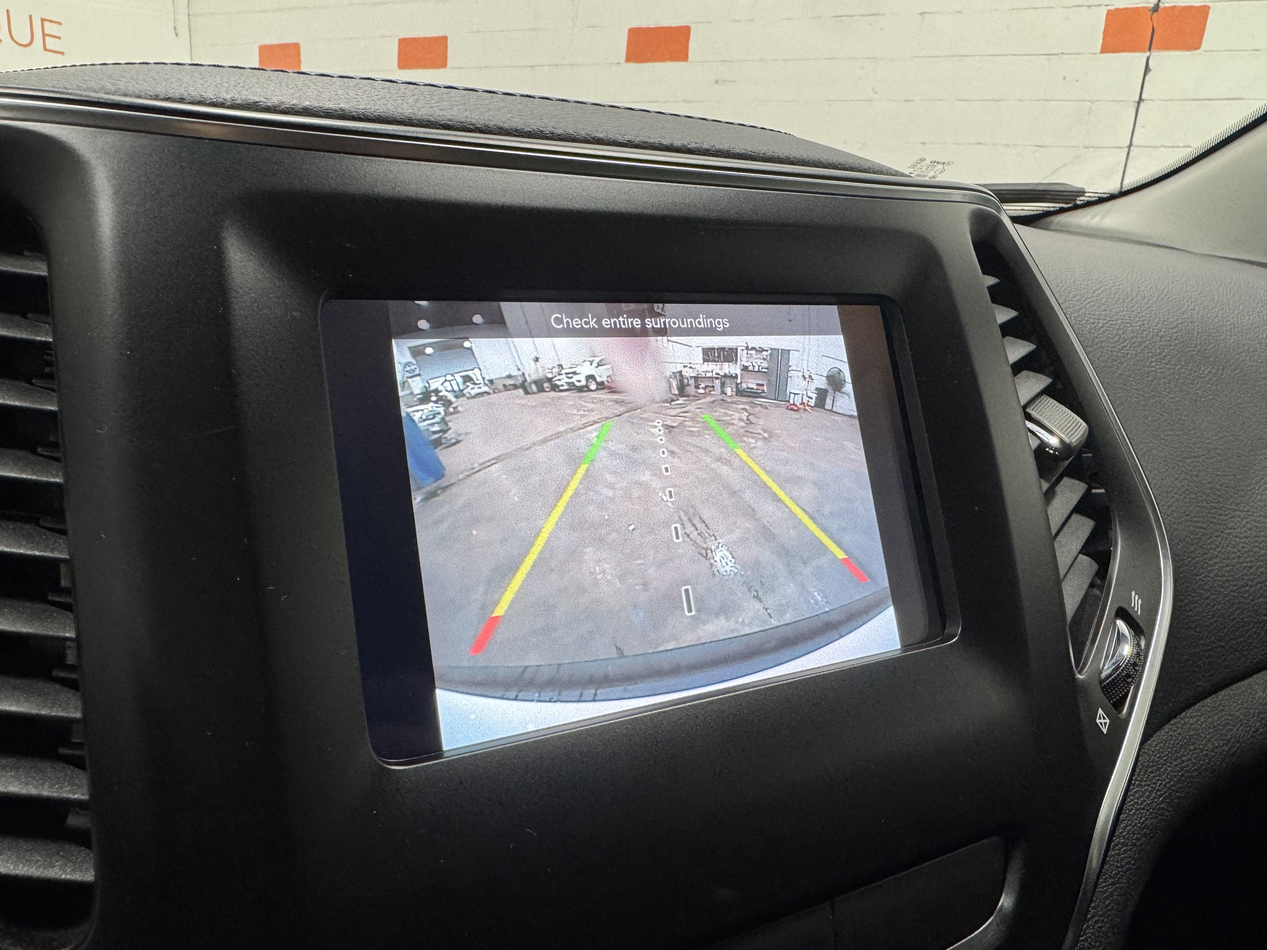 Used 2019 Jeep Cherokee Latitude Plus w/ Cold Weather Group image 2