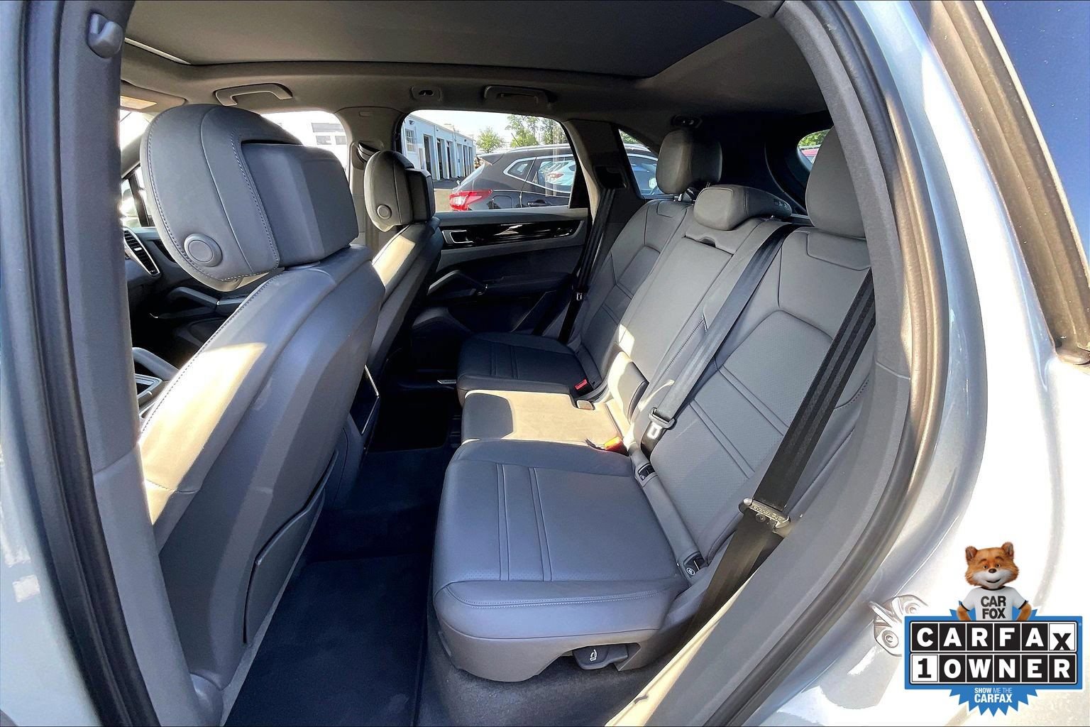 Used 2023 Porsche Cayenne Platinum Edition AWD/4WD image 20