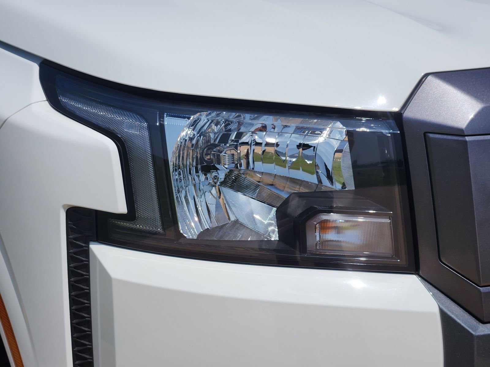 Used 2025 Nissan Frontier SV RWD image 11