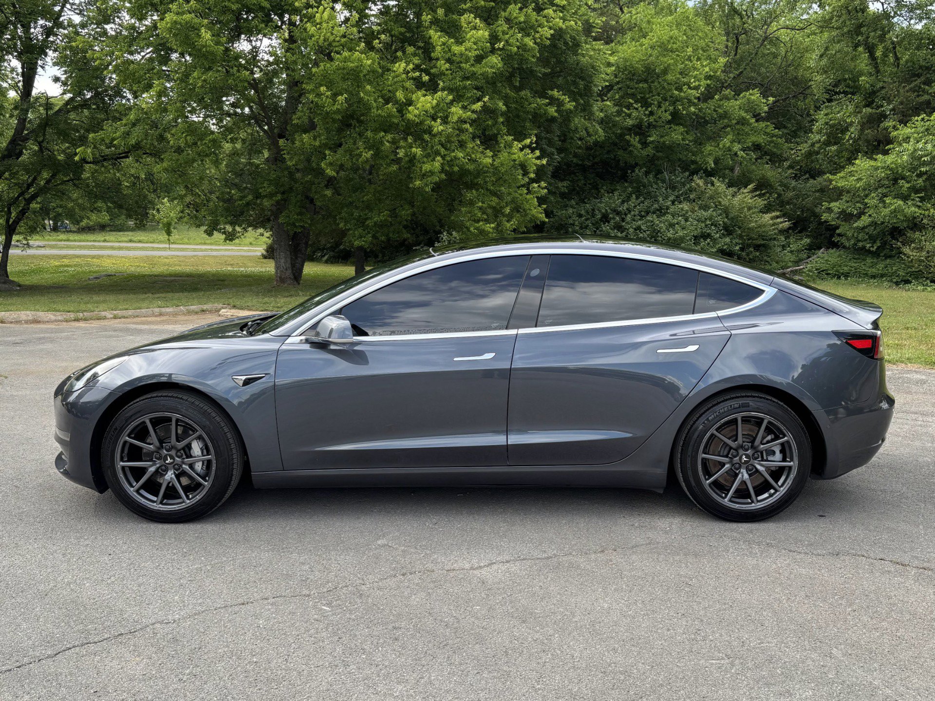 Used 2019 Tesla Model 3 Standard Range Plus RWD image 8