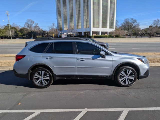 Used 2018 Subaru Outback 3.6R Limited image 4