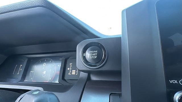 Used 2024 Toyota Tacoma SR5 AWD/4WD image 17