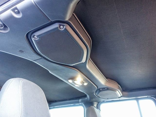 Used 2020 Jeep Gladiator Rubicon w/ Cold Weather Group image 13