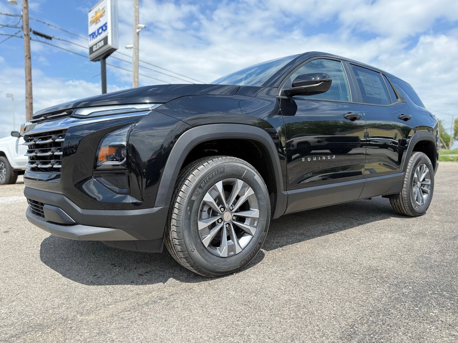 New 2026 Chevrolet Equinox LT image 2